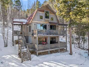 Ravens Ridge - Modern, new cabin with 4 bedrooms,
