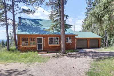 Wanderlust Cabin – Cozy Retreat with Hot Tub & Ski Access