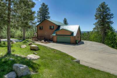 Grand View Lodge – Luxury Black Hills Cabin with Stunning Views & Hot Tub