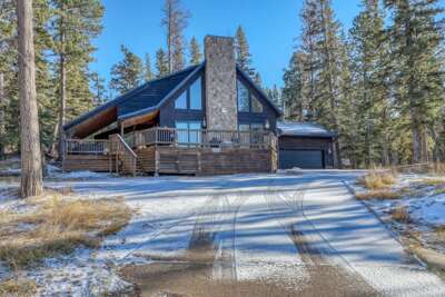 Mountainside Chalet – Black Hills Retreat with Entertainment Room & Hot Tub