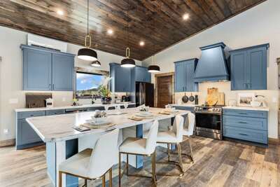 76 Ranch R&R - New Bungalow just east of Deadwood!