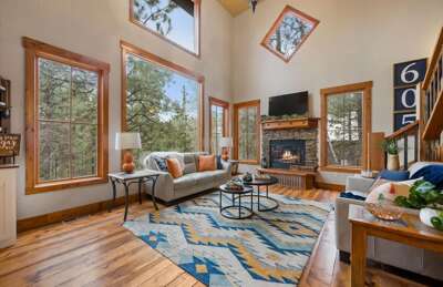 7th Heaven - Shared Outdoor Pool! Private Hot tub