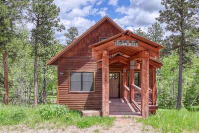 Stem Winder Lodge - Wifi, A/C, Hot tub