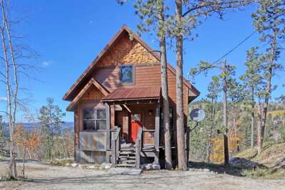 Rolling Pines Overlook – Cozy Comfort Meets Breathtaking Views!