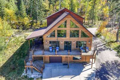 Your Perfect Black Hills Adventure Starts at In the Snow Lodge!