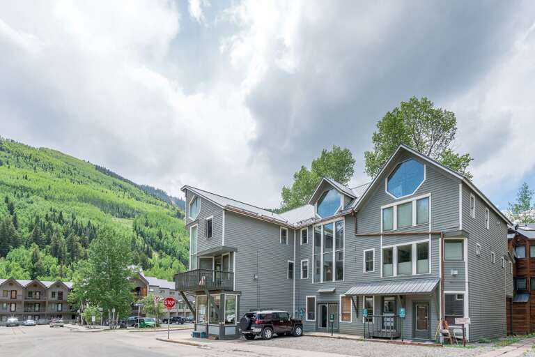 Side view of the Cornet Creek 302 rental