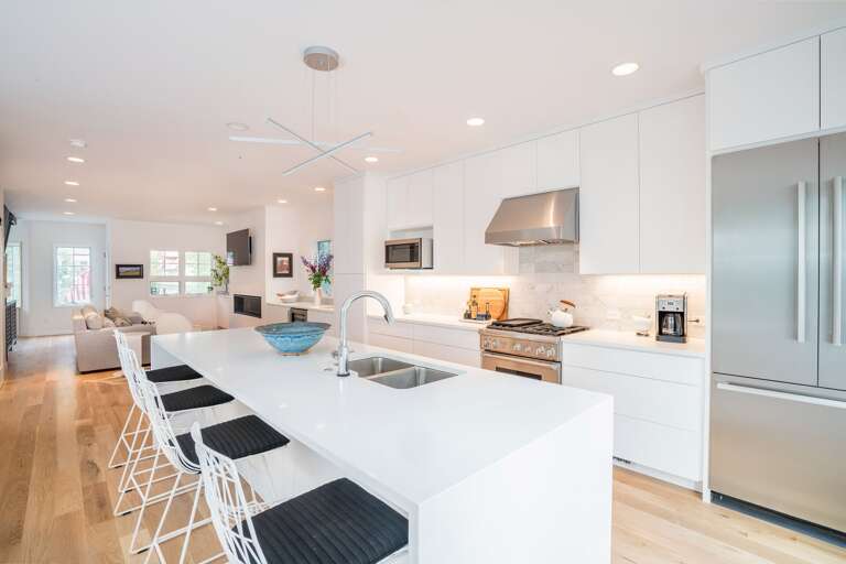 Fully Equipped Kitchen with Stainless Steel Appliances Fully Equipped Kitchen with Stainless Steel Appliances