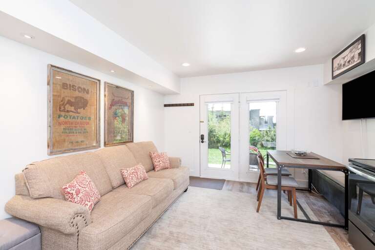 Living area seating 5