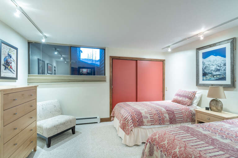 2nd bedroom. 2nd bedroom.