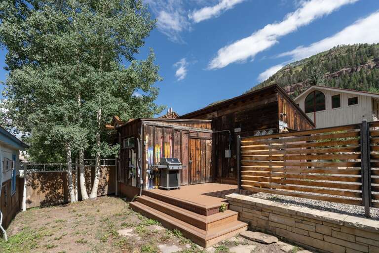 The backyard grill area of this holiday home in Telluride.