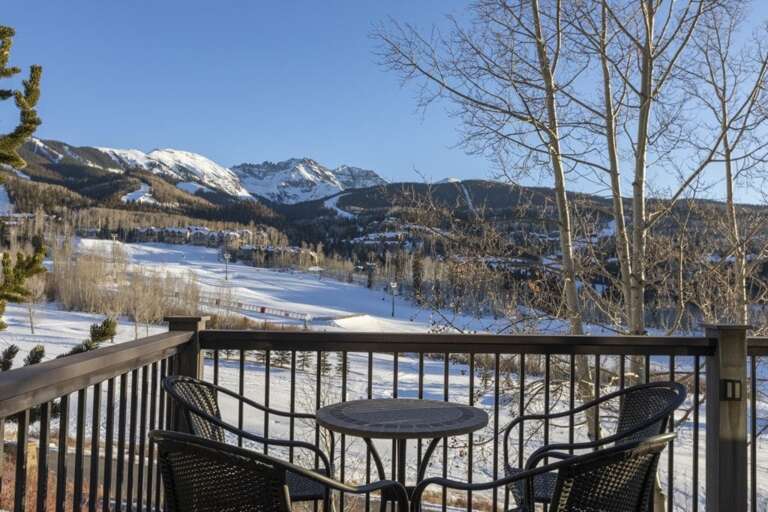 226 Country Club - 19.jpg