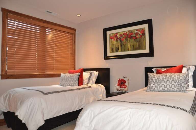 Bedroom #2 option of 2 twin beds