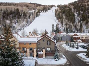 Double Diamond #5 Ski in/Ski Out