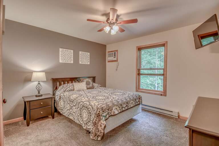 Second Floor Bedroom with Queen Bed
