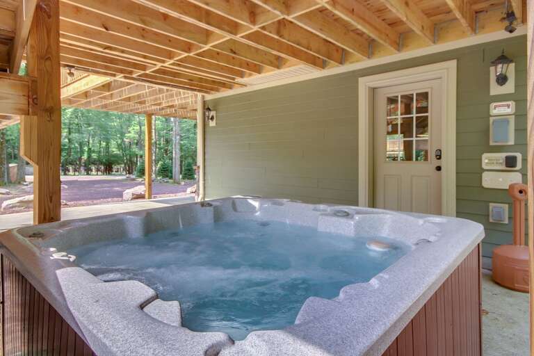 Hot Tub under the Patio of our Rental