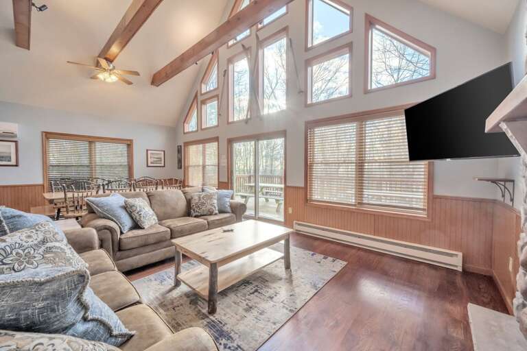 Plenty of Room for a Large Group with the Open Concept Great and Dining Rooms. Plenty of Room for a Large Group with the Open Concept Great and Dining Rooms.