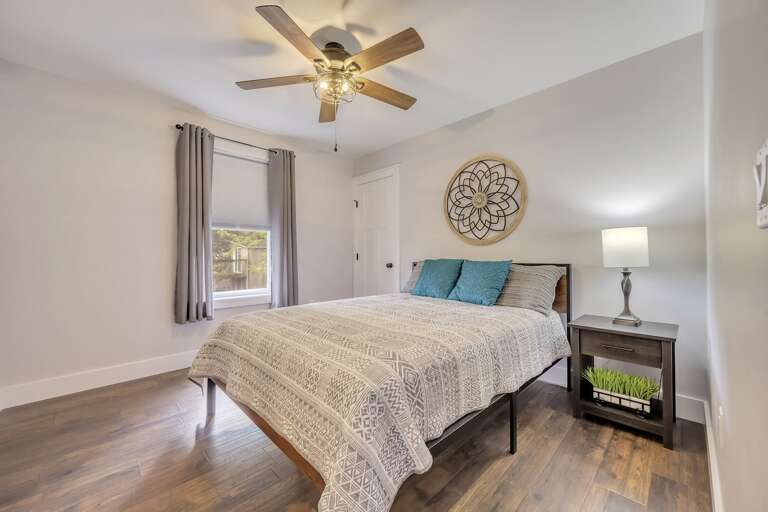 2nd Floor Bedroom with Queen Bed 2nd Floor Bedroom with Queen Bed