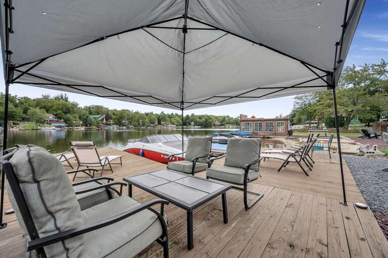 Dockside Dining by Lake Harmony Dockside Dining by Lake Harmony