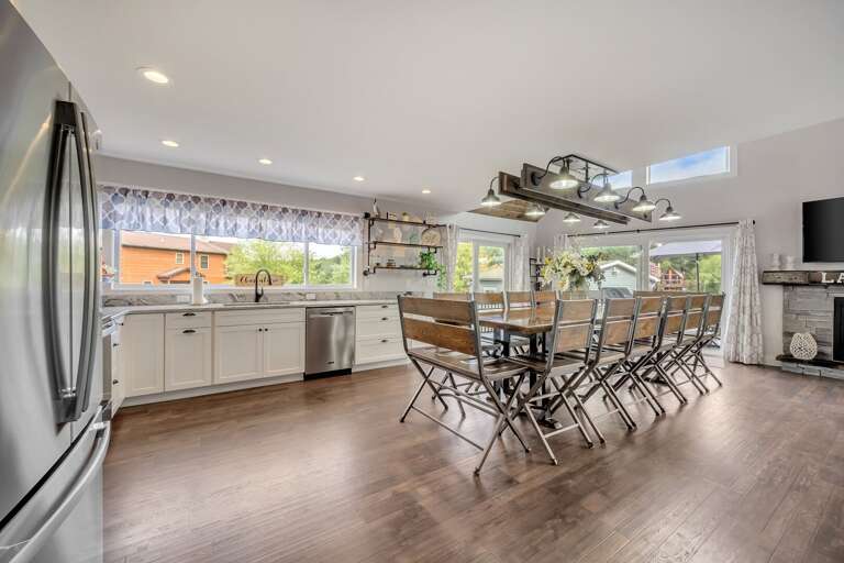 Kitchen with Eat-In Dining Area Kitchen with Eat-In Dining Area