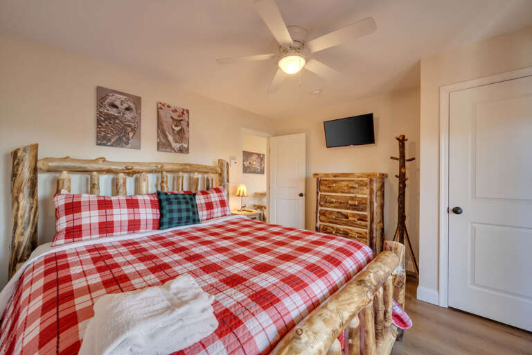 1 King Bed in Bedroom 7 (Sleeps 2).