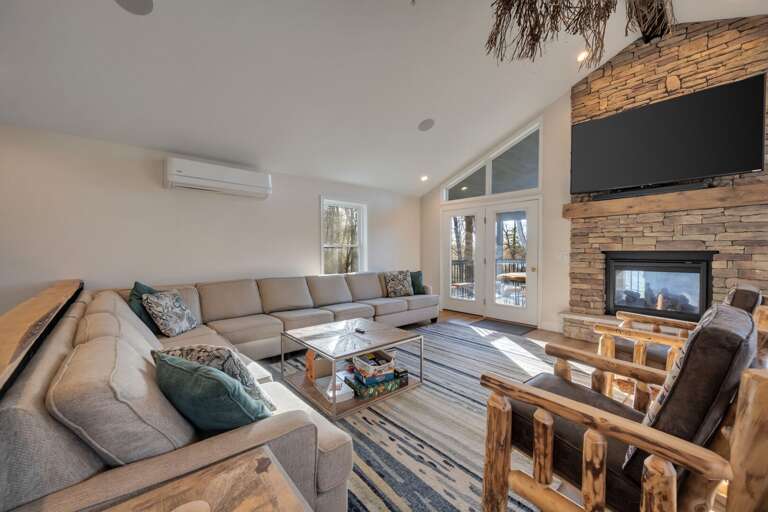 4th Floor Great Room with Indoor/Outdoor Fireplace