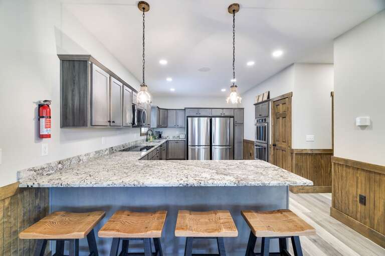 Yes, Chef!!!
Let Your Inner Gourmet Chef Shine in this Modern and Well Equipped Kitchen.