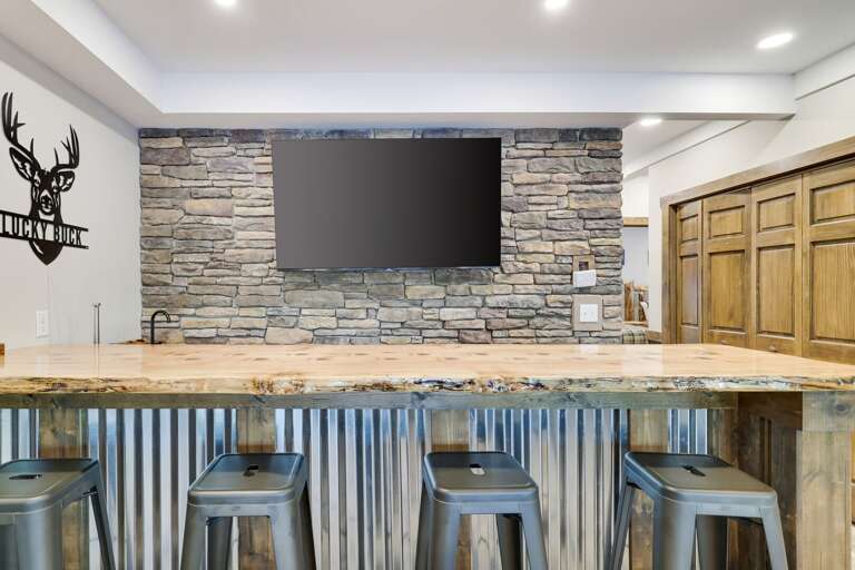 GOOOAAAAALLLLL!!!
Watch the Big Game/Big Match at the Game Room Bar.