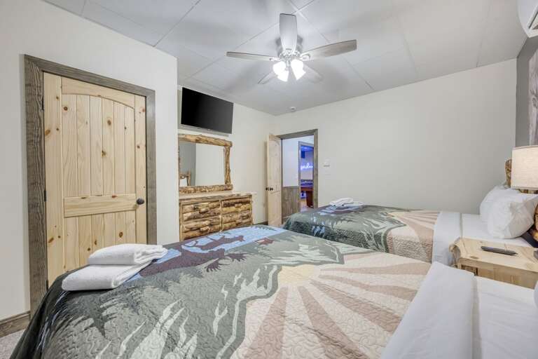 TV and Storage in Bedroom 4