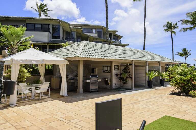 Kapalua Bay Villas cabana, picnic, and BBQ grills Kapalua Bay Villas cabana, picnic, and BBQ grills
