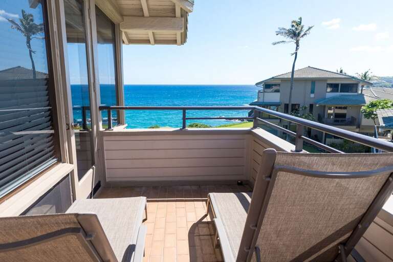 Enjoy ocean views and astonishing sunsets from your own lanai Enjoy ocean views and astonishing sunsets from your own lanai