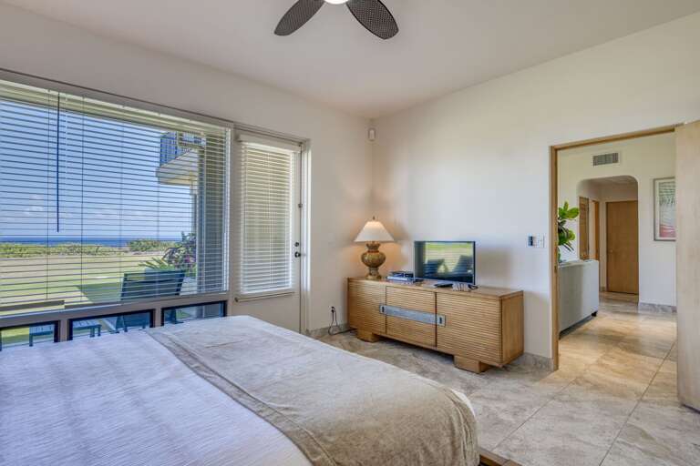 Master with direct access to the lanai.