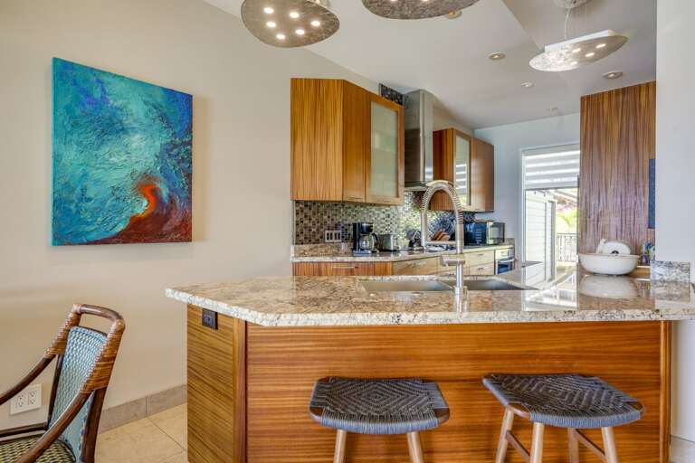 Breakfast bar adds additional sitting. Breakfast bar adds additional sitting.