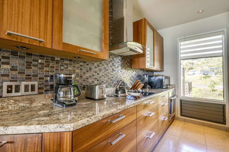 Coffee maker, starter pack of coffee and tea. Coffee maker, starter pack of coffee and tea.