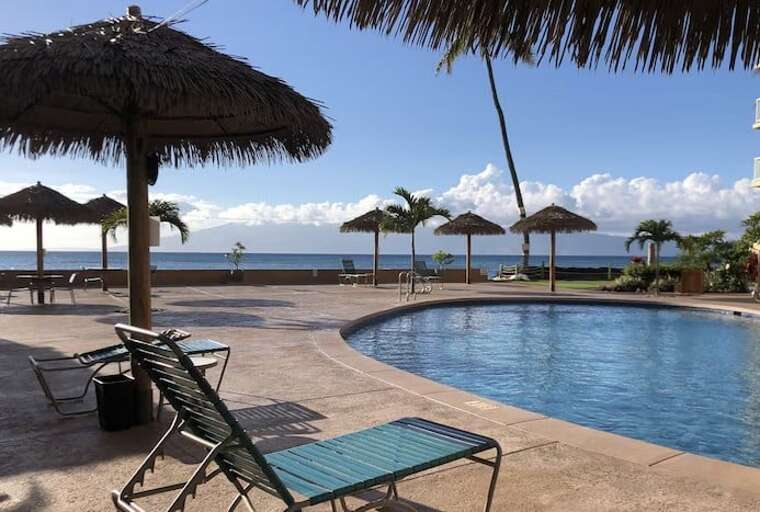 Lounge by the Royal Kahana Resort pool