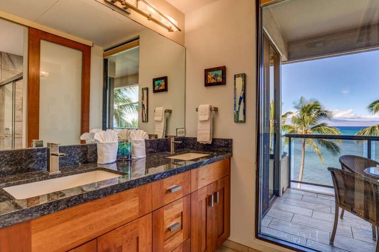 Back Bedroom's Dual Vanity Bath