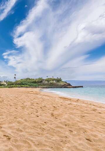 Beautiful Sandy Beach within walking distance from the condo. Beautiful Sandy Beach within walking distance from the condo.