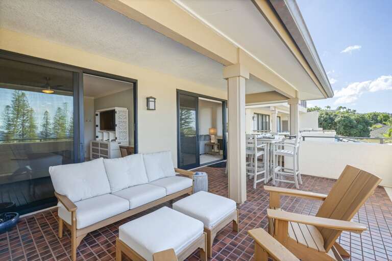 Great seating area outside the master bedroom