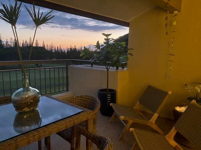 Enjoy magical Maui sunsets on your private lanai Enjoy magical Maui sunsets on your private lanai