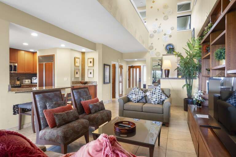 living room area with plenty of seating