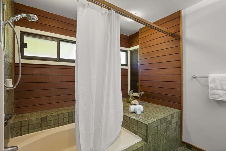 Soaking tub and shower combo