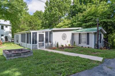 Blissful Beaver Bungalow (Dog-Friendly)