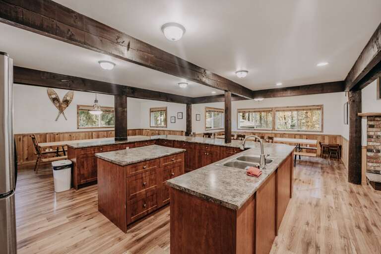 Kitchen island and outer counter