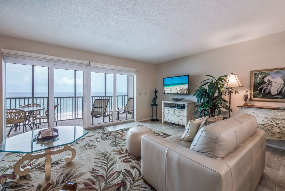 Sunset Terrace 209, Bradenton Beach, FL 2 Bedroom Vacation Rental for 4 Guests