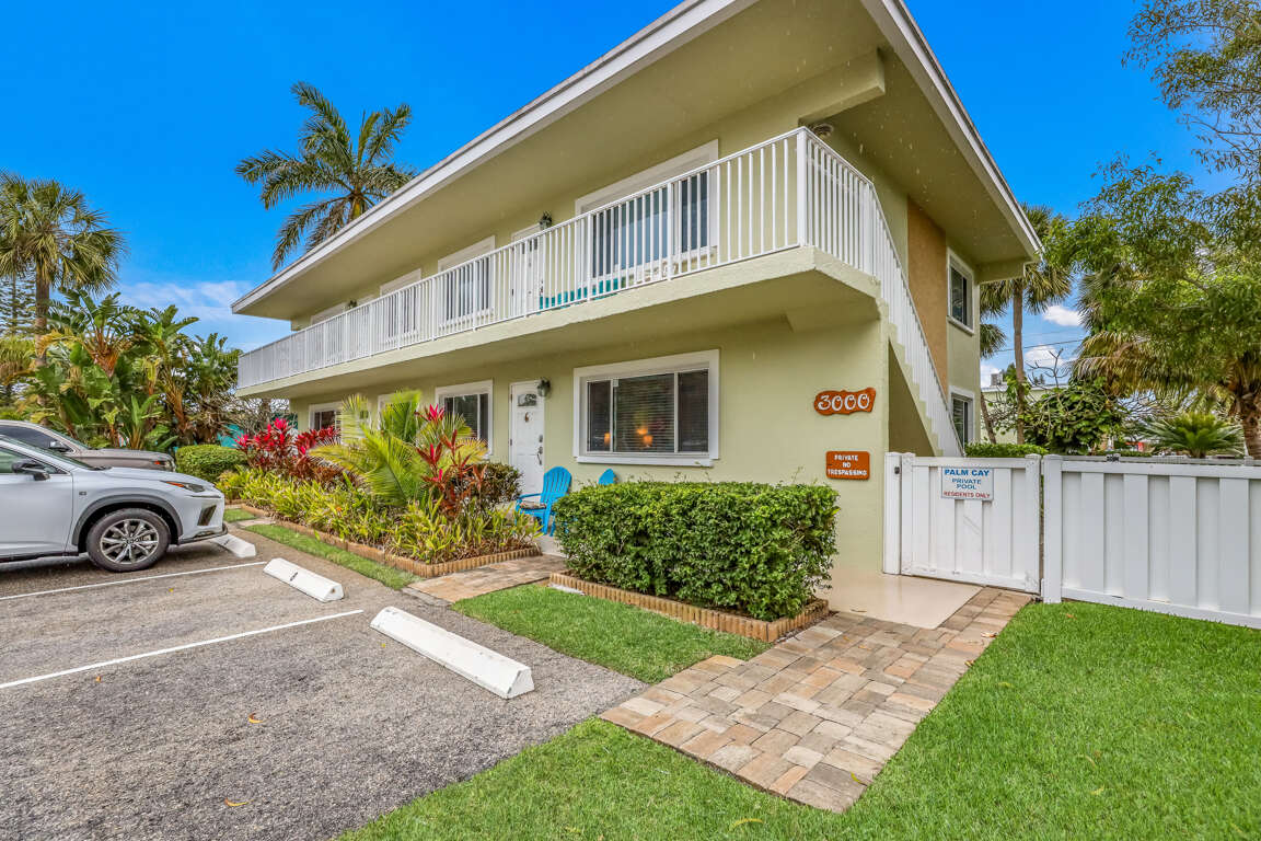 Palm Cay 6 Stunning Condo in Holmes Beach, FL for 4 Guests