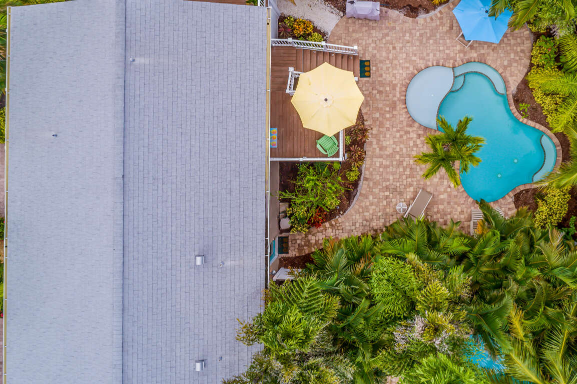 Pineapple Palms Cottage Short Term Rental in Holmes Beach, FL 2