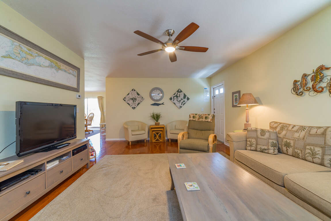 Seahorse Cove Luxurious 4 Bedroom Vacation Rental in Holmes Beach, FL