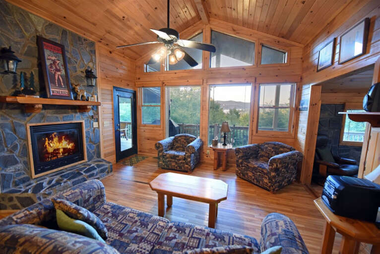Blue Ridge Cabin Rental- Denali