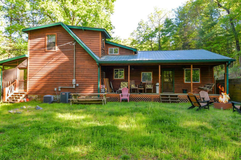 Hawk Haven-Fenced back yard!Blue Ridge cabin rentals