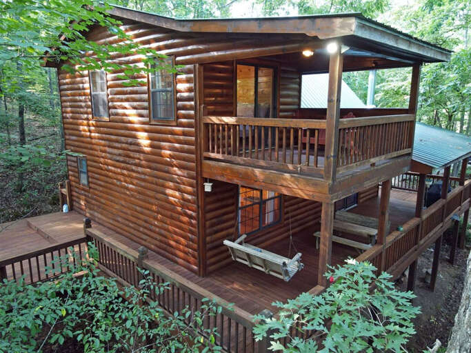 Wolf`s Den - Blue Ridge Cabin Rental