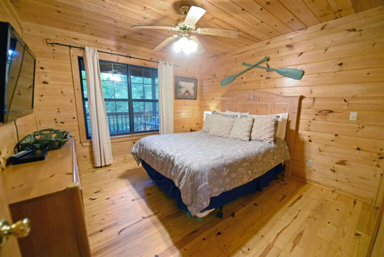 Wolf`s Den - Blue Ridge Cabin Rental